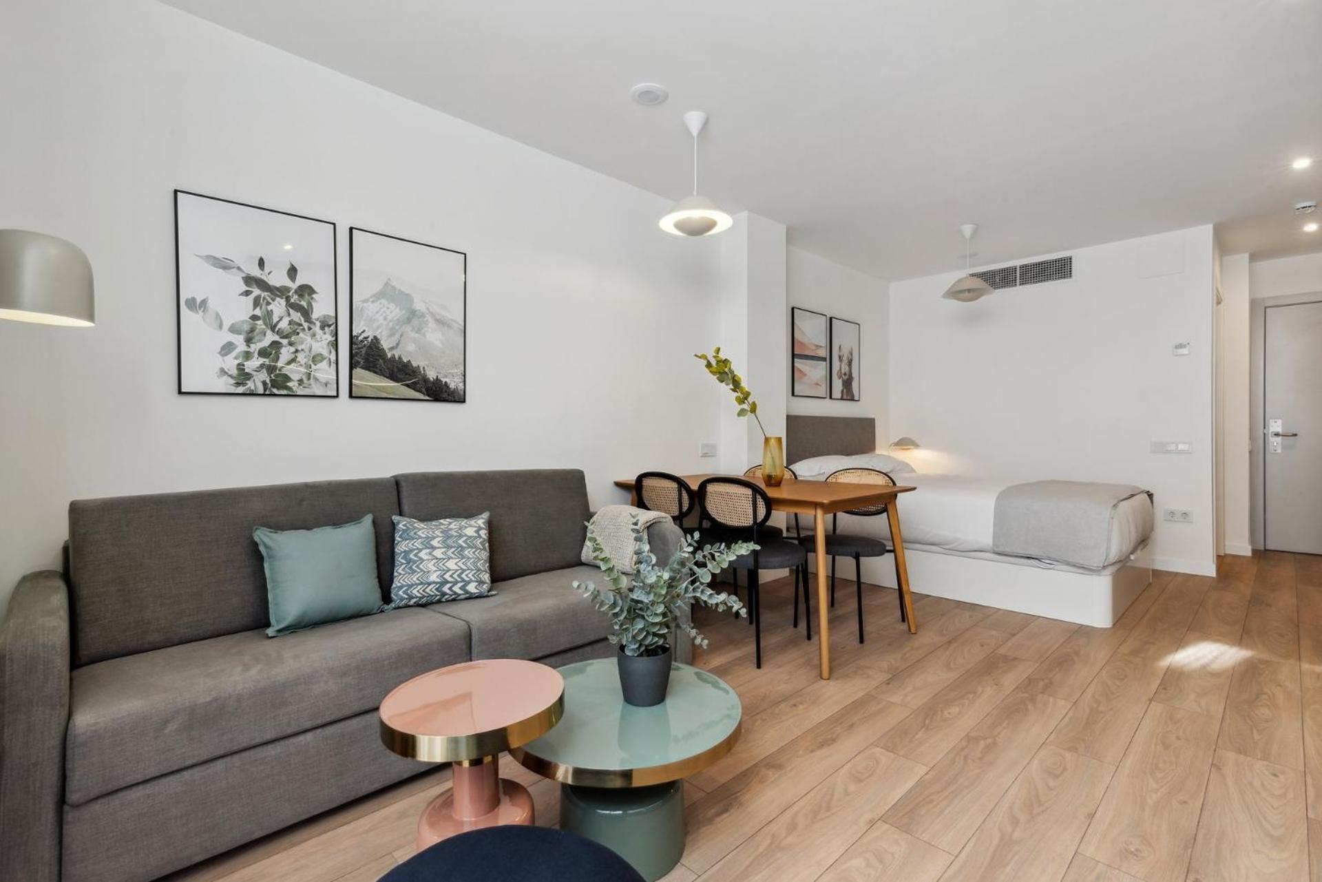 Limehome Valencia Carrer Del Pare Palau I Quer Exteriér fotografie